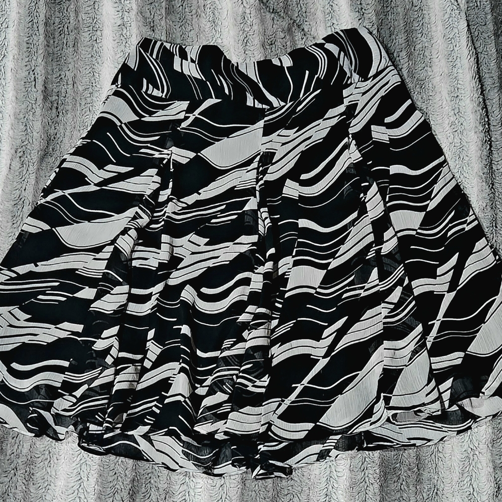 Apostrophe Black and White Skirt Size 12